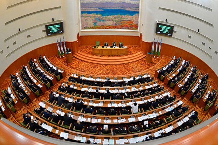Kimlar Senat a'zosi bo'lishi mumkin?