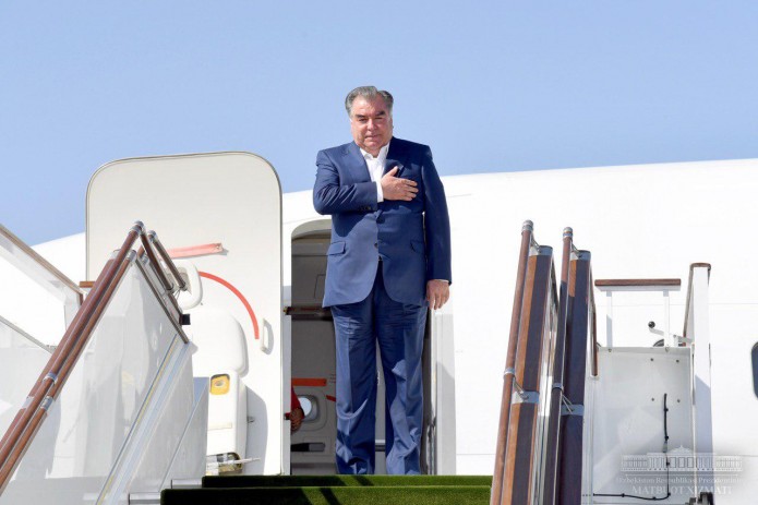 Президент Эмомали Рахмон отбыл в Таджикистан