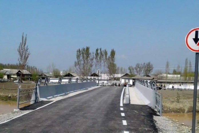 В Андижане построили новый железный мост, взамен прежнему «мосту-страшилищу»