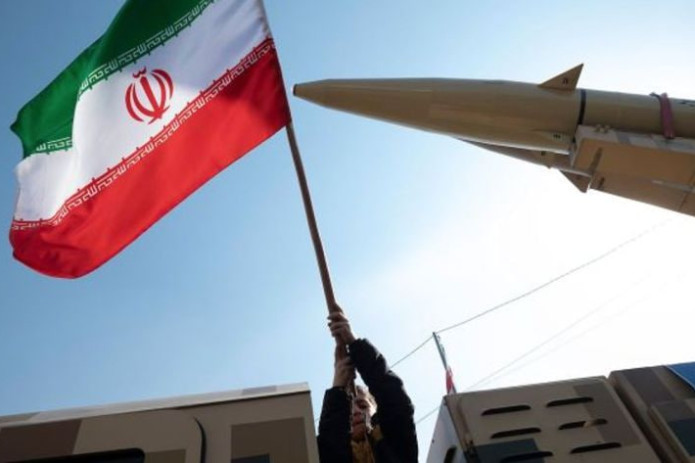 Eron Yaqin Sharqdagi AQSh harbiy bazalariga zarba berish uchun raketalarni tayyorladi – OAV