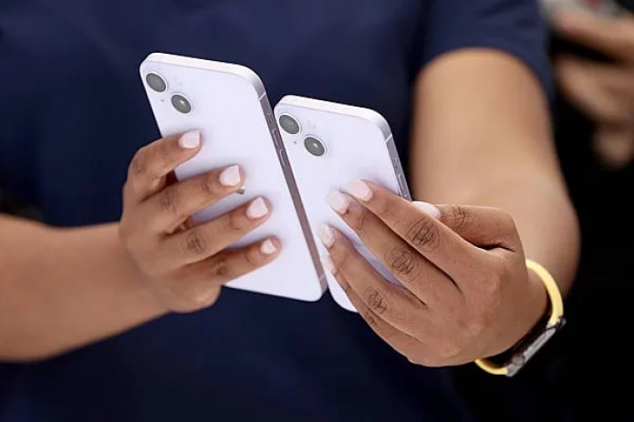 “Apple” 20 yil ichida eng uzoq davom etgan savdo pasayishiga duch kelishi mumkin
