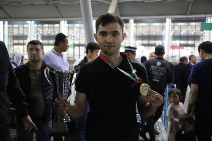Узбекистанец стал победителем международного турнира по шахматам в ОАЭ