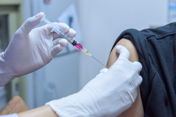 Китайская вакцина от COVID-19 может появиться в продаже к концу года