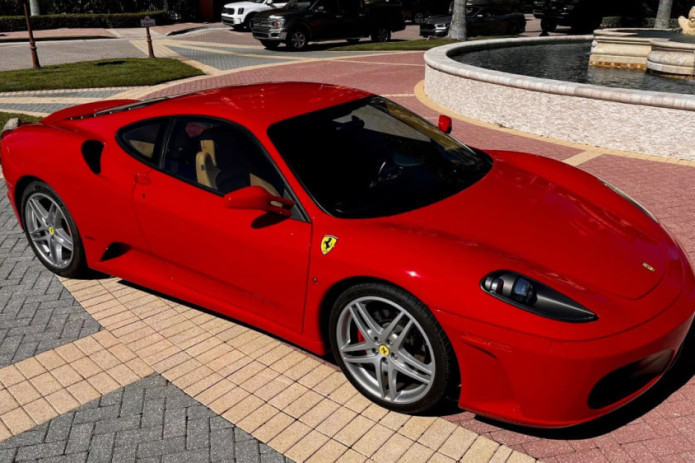 Donald Trampning Ferrari avtomobili 1 million dollarga kimoshdi savdosiga qo‘yildi