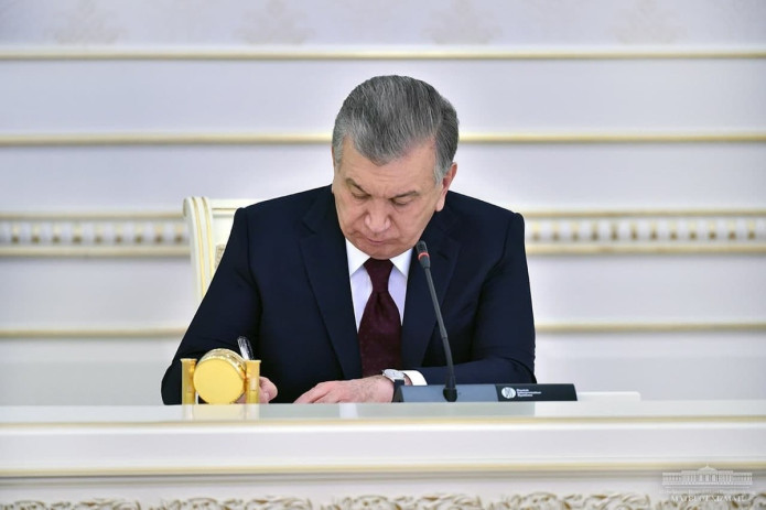 Prezident Matbuot va OAV xodimlari kuni arafasida qator soha xodimlarini orden va faxriy unvonlar bilan taqdirladi
