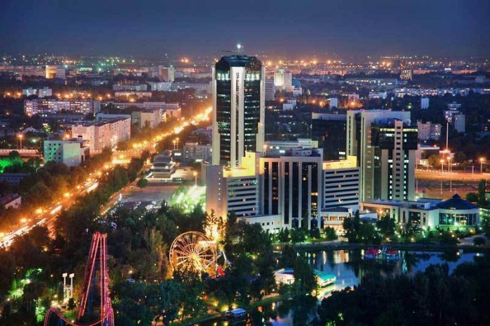 В Узбекистане ужесточили меры в желтых и красных зонах карантина. Среди них и ограничение езды на автотранспорте