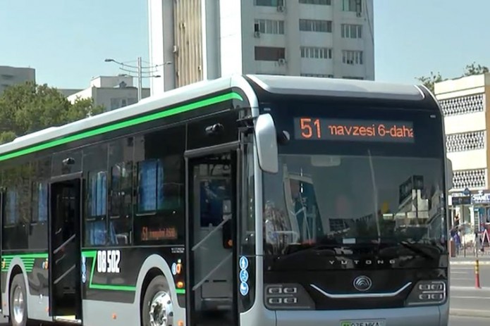 «Узнацбанк» привез в Ташкент 1000 автобусов