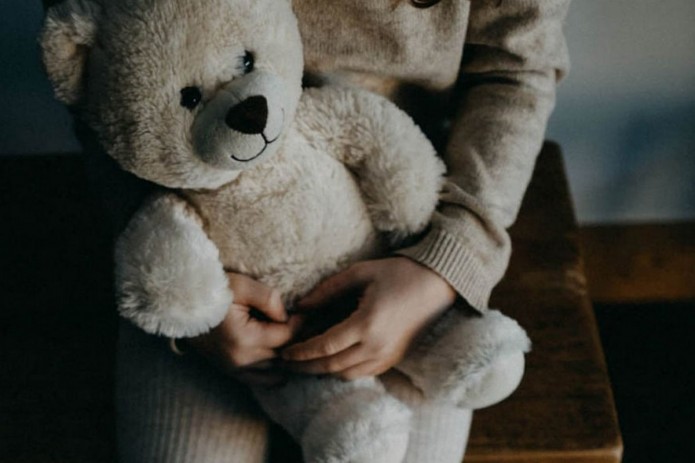 Buxoroda sog‘lom bo‘lsa-da, ruhiy kasalliklar dispanserida qolayotgan 15 yoshli qiz uyiga qaytarildi