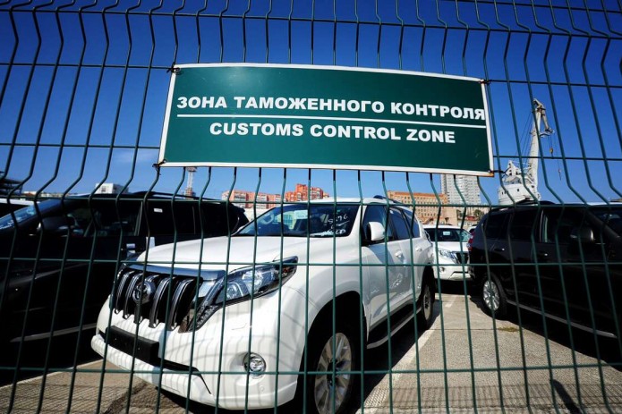 Акциз на ввоз легковых авто отменят в Узбекистане с 1 августа