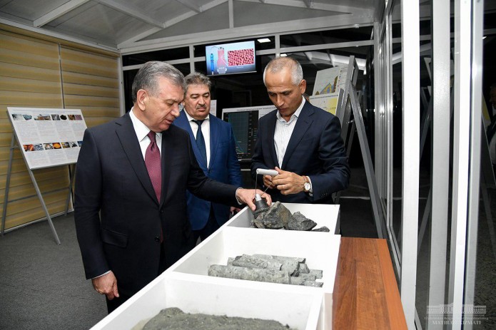Президент ознакомился с проектом строительства горно-металлургического комплекса на базе Тебинбулака