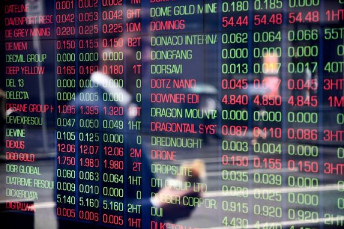 В России курс евро превысил 84 рубля, в Германии падает DAX