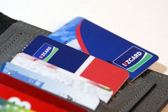Fuqaroni aldab, plastik kartasidan pul yechib olgan shaxs ushlandi