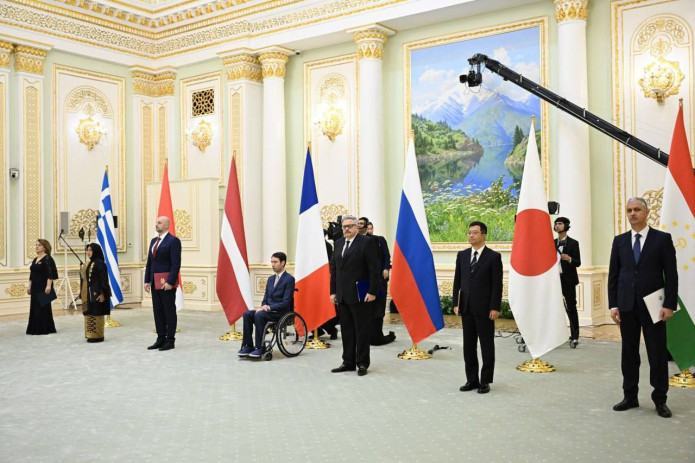 Oʻzbekiston Prezidenti yangi tayinlangan elchilarning ishonch yorliqlarini qabul qildi