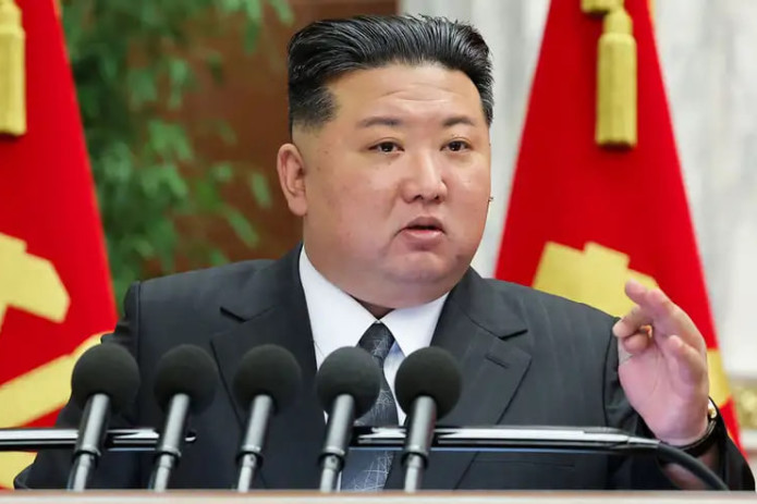 Kim Chen In AQSh bilan muzokaralarga ochiq, ammo yadroviy quroldan voz kechmaydi