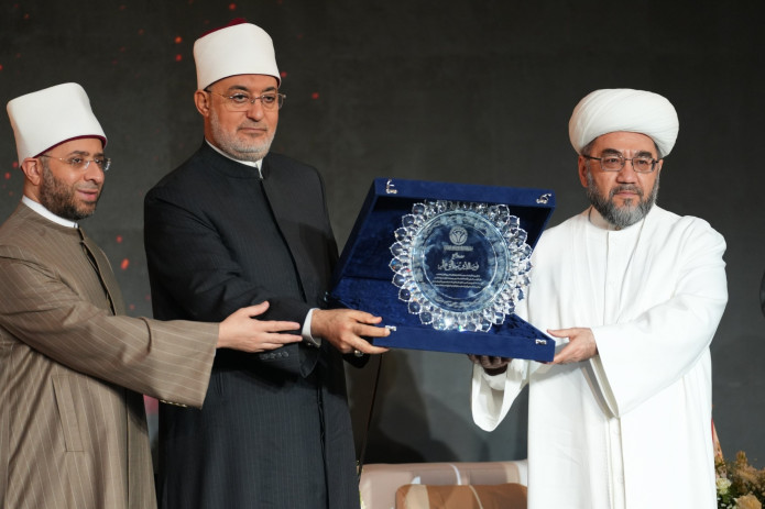 Muftiy Shayx Nuriddin Xoliqnazar "Fatvo sohasidagi yuksak xizmatlari uchun" xalqaro mukofoti bilan taqdirlandi
