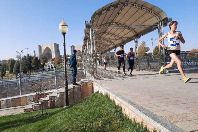 В Самарканде стартовал благотворительный забег Samarkand Half Marathon