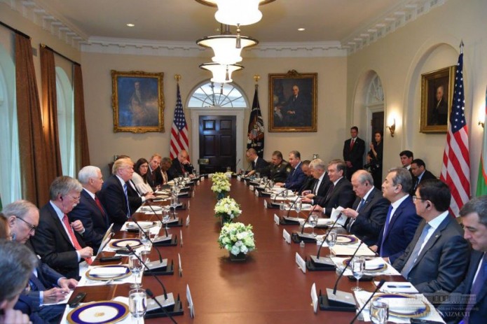 Президенты Узбекистана и США провели переговоры в расширенном составе