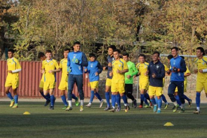 Футбол: Сборная Узбекистана U-19 провела первую тренировку в Душанбе
