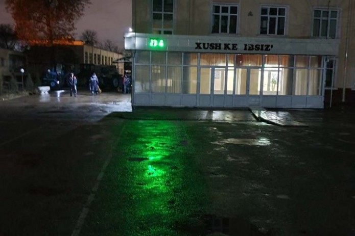 В Ташкенте закрыли школу из-за затопления после дождей