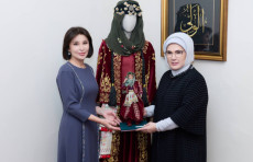 O‘zbekiston va Turkiya birinchi xonimlari "Anqara Palas" muzeyiga tashrif buyurdilar