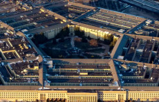 Pentagon noma'lum donordan 130 million dollar oldi