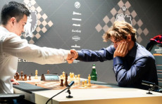 Shaxmat. Nodirbek Adusattorov Parijdagi turnirda Karlsenga mag‘lub bo‘ldi