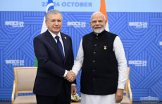 Shavkat Mirziyoyev Qozon shahriga tashrifi doirasida Narendra Modi bilan uchrashdi