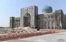 Президент Шавкат Мирзиёев ознакомился со строительством Центра исламской цивилизации