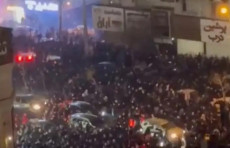 Eronda ommaviy norozilik namoyishlari davom etmoqda, qurbonlar soni ortib bormoqda