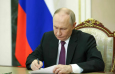Vladimir Putin Rossiyaning davlat til siyosati asoslarini tasdiqlovchi farmonni imzoladi