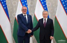 Shavkat Mirziyoyev "Lasselsberger Group" kompaniyasi asoschisi va bosh direktori Yozef Lasselsbergerni qabul qildi