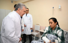 Prezident Guliston shahridagi fojiada jabrlanganlardan xabar oldi