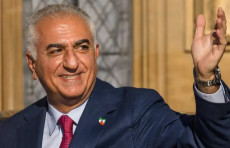 Vitkoff Eronning oxirgi shohining o'g'li bilan yashirincha uchrashdi