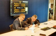 Bloomberg UZCEning axborot “oyna”sini ochmoqda