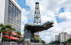 Tramp AQSh neft kompaniyalarini Venesuelada ishlashga chaqirdi