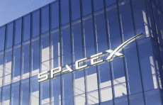 SpaceX tarixdagi eng yirik IPOni o'tkazishi mumkin