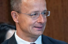 Tashqi ishlar vaziri: Vengriya Kiyevga dizel yoqilg'isi yetkazib berishni to'xtatdi