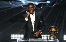 Усмон Дембеле «Олтин тўп» соҳиби бўлди