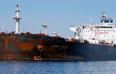 Turkiya qirg'oqlari yaqinida Rossiya "soya floti"ning ikkita kemasi yonib ketdi