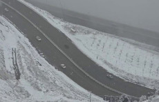 “Qamchiq” dovonida qor yog‘di