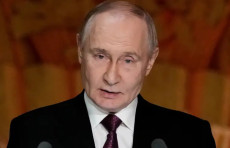 Putin Rossiya armiyasiga yil davomida chaqiruv to'g'risidagi qonunni imzoladi.