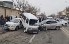 Samarqandda BMW, Damas va Cobalt to‘qnashdi