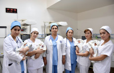 Qarshida bir oilada to‘rt egizak qizaloq dunyoga keldi