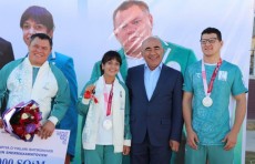 Qashqadaryolik paralimpiyachilarga viloyat hokimi ham sovg'a berdi